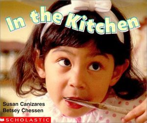 IN THE KITCHEN (BOARD BOOK)